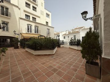 https://cdn.resales-online.com/public/q2571hsmbz2fz3bi/properties/a153d7fa88af11f086ca02a3ded47a2d/w1200/36-be7efbbd8b294061d3f27cb7c37865bb.jpg?v=1756901264