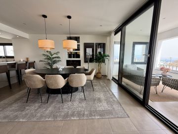 https://cdn.resales-online.com/public/q2571hsmbz2fz3bi/properties/a153d7fa88af11f086ca02a3ded47a2d/w1200/8-e64a9055bba3e77ac8aca3b893cdf826.jpg?v=1756901264