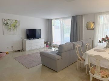 https://cdn.resales-online.com/public/vj79r8sgv9/properties/b628c37a88ae11f086ca02a3ded47a2d/w1200/7-aa4cc561180b369757c0bb4af9886cd3.jpg?v=1756899553