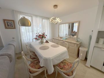 https://cdn.resales-online.com/public/vj79r8sgv9/properties/b628c37a88ae11f086ca02a3ded47a2d/w1200/8-e64a9055bba3e77ac8aca3b893cdf826.jpg?v=1756899553