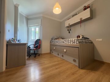 https://cdn.resales-online.com/public/dd5udt3bzb25mdc8/properties/8ce6d862898211f086ca02a3ded47a2d/w1200/1-7980e48d732b6fc85c14b43b94d2aa54.jpg?v=1756991388