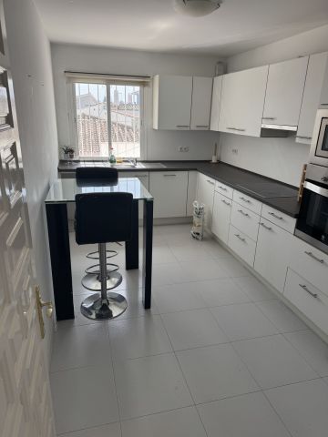 https://cdn.resales-online.com/public/ljzevzw57hvw4a7r/properties/5993e40b88e011f086ca02a3ded47a2d/w1200/11-20939a0134ad724a8cb2a801094d15a4.jpg?v=1756920600