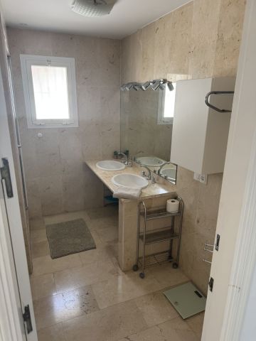 https://cdn.resales-online.com/public/ljzevzw57hvw4a7r/properties/5993e40b88e011f086ca02a3ded47a2d/w1200/9-467d0cee5b725f3ef65f102a0c2e69c0.jpg?v=1756920600