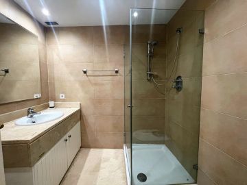 https://cdn.resales-online.com/public/0028658skg/properties/124a6a8688cf11f086ca02a3ded47a2d/w1200/21-2c707e7c511429b4f8ec4ee5f221ddb6.jpg?v=1756913805