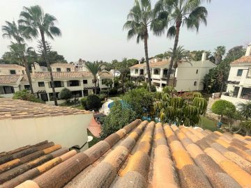 https://cdn.resales-online.com/public/0028658skg/properties/124a6a8688cf11f086ca02a3ded47a2d/w1200/23-79897b85162c6a486c7a4d1eb46924dd.jpg?v=1756913805