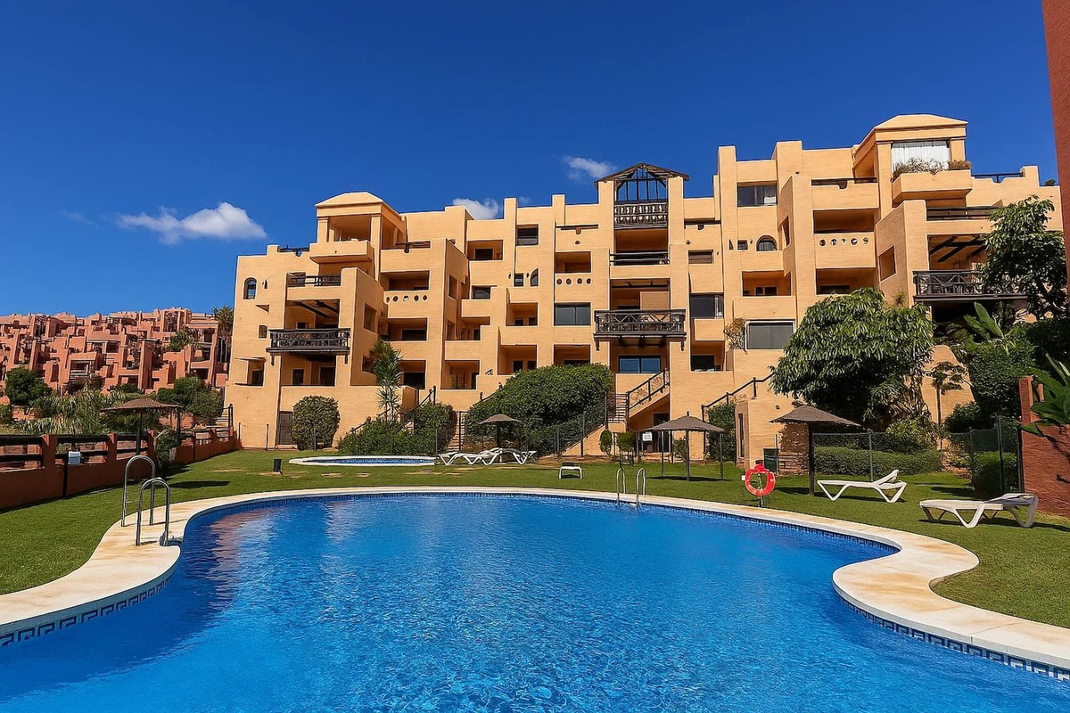 https://cdn.resales-online.com/public/qpbhmtc6rk/properties/92021e6b8f1511f086ca02a3ded47a2d/w1200/1-7980e48d732b6fc85c14b43b94d2aa54.jpg?v=1757602380