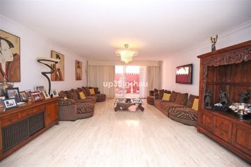 https://cdn.resales-online.com/public/up35jgrhau/properties/07b91f5a8ff511f086ca02a3ded47a2d/w1200/18-cc72f169493c096e712837ff5d8b6e41.jpg?v=1757699563