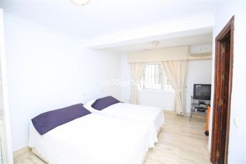 https://cdn.resales-online.com/public/up35jgrhau/properties/07b91f5a8ff511f086ca02a3ded47a2d/w1200/23-79897b85162c6a486c7a4d1eb46924dd.jpg?v=1757699563
